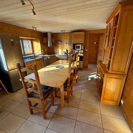 Les Rottes, Bas Ferme Proche Morillon Samoens Avec Holiday home *